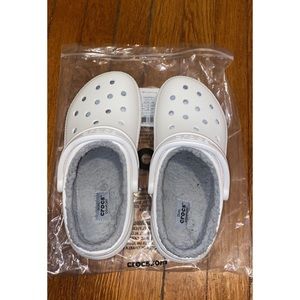 White furry women crocs sz 6